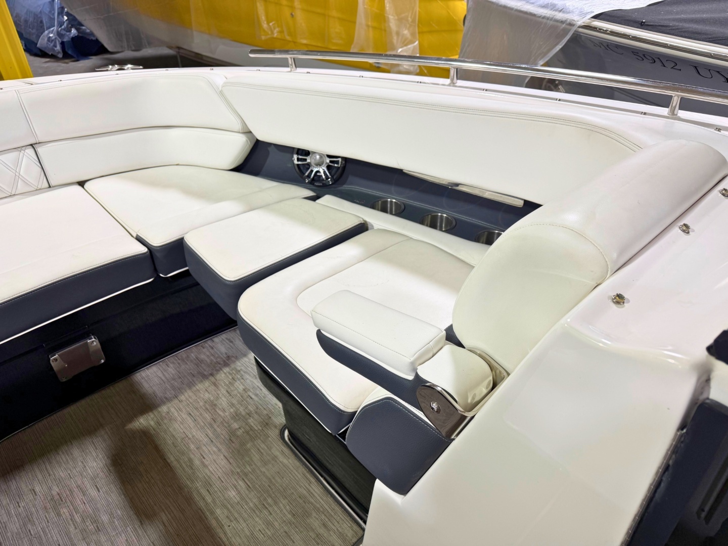2019 Regal 2800 Bowrider - Image 4
