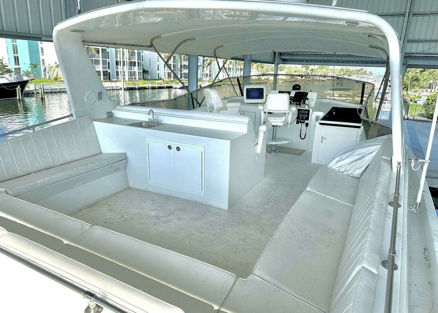 1994 Hatteras Cockpit Motoryacht - Image 30