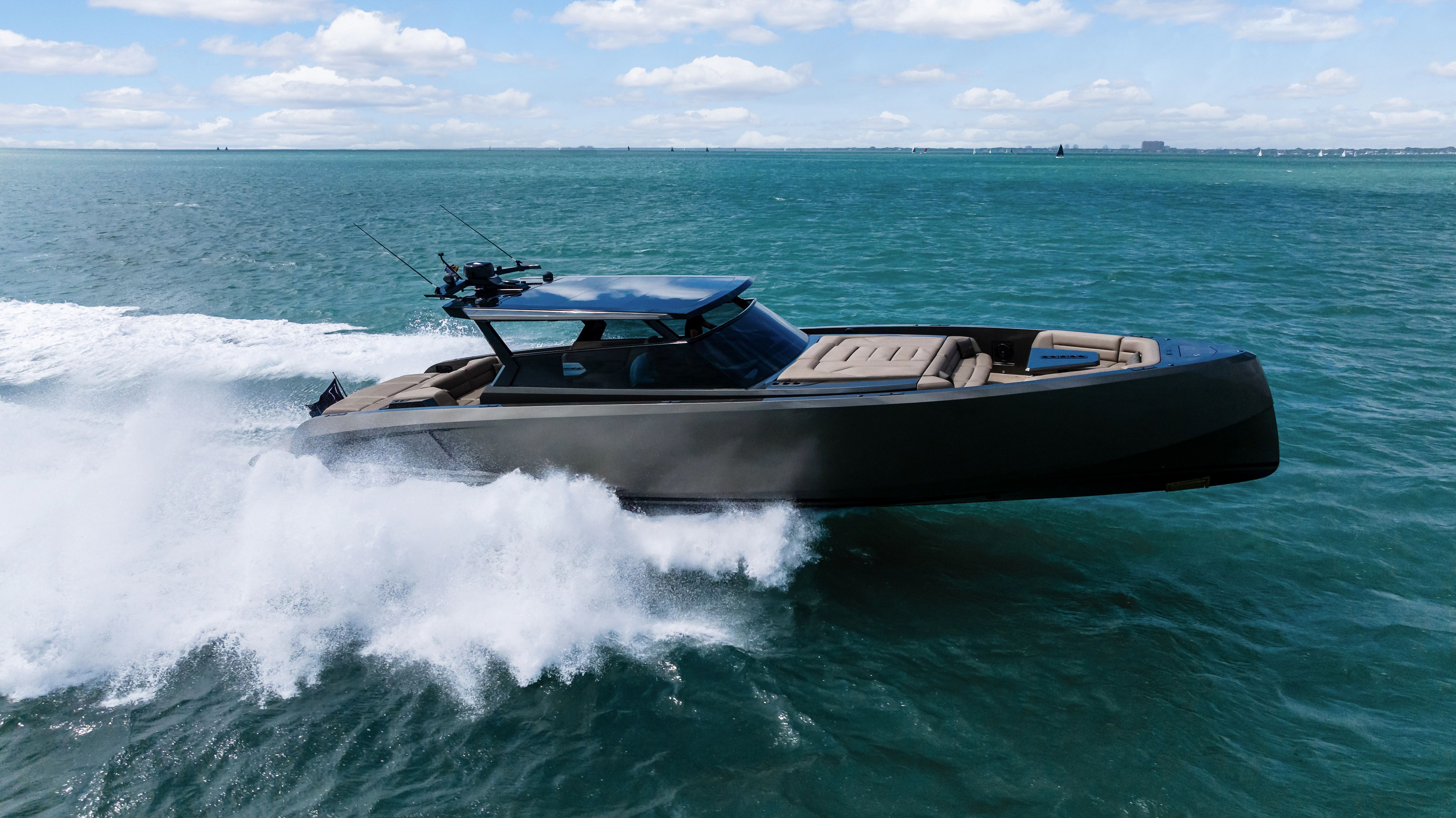 2022 Vanquish Yachts VQ52 Hardtop