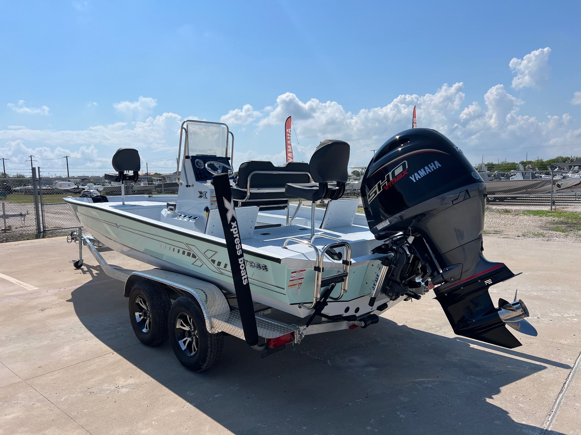 2026 Xpress H22B Bay - 10