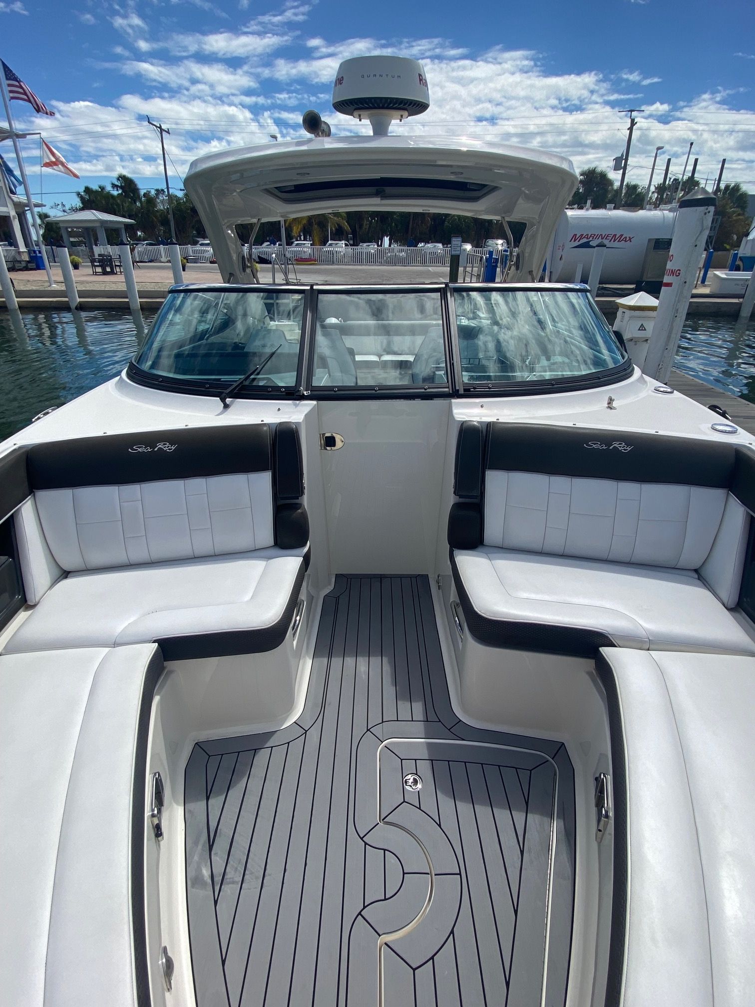 2016 Sea Ray SLX 350 - 21