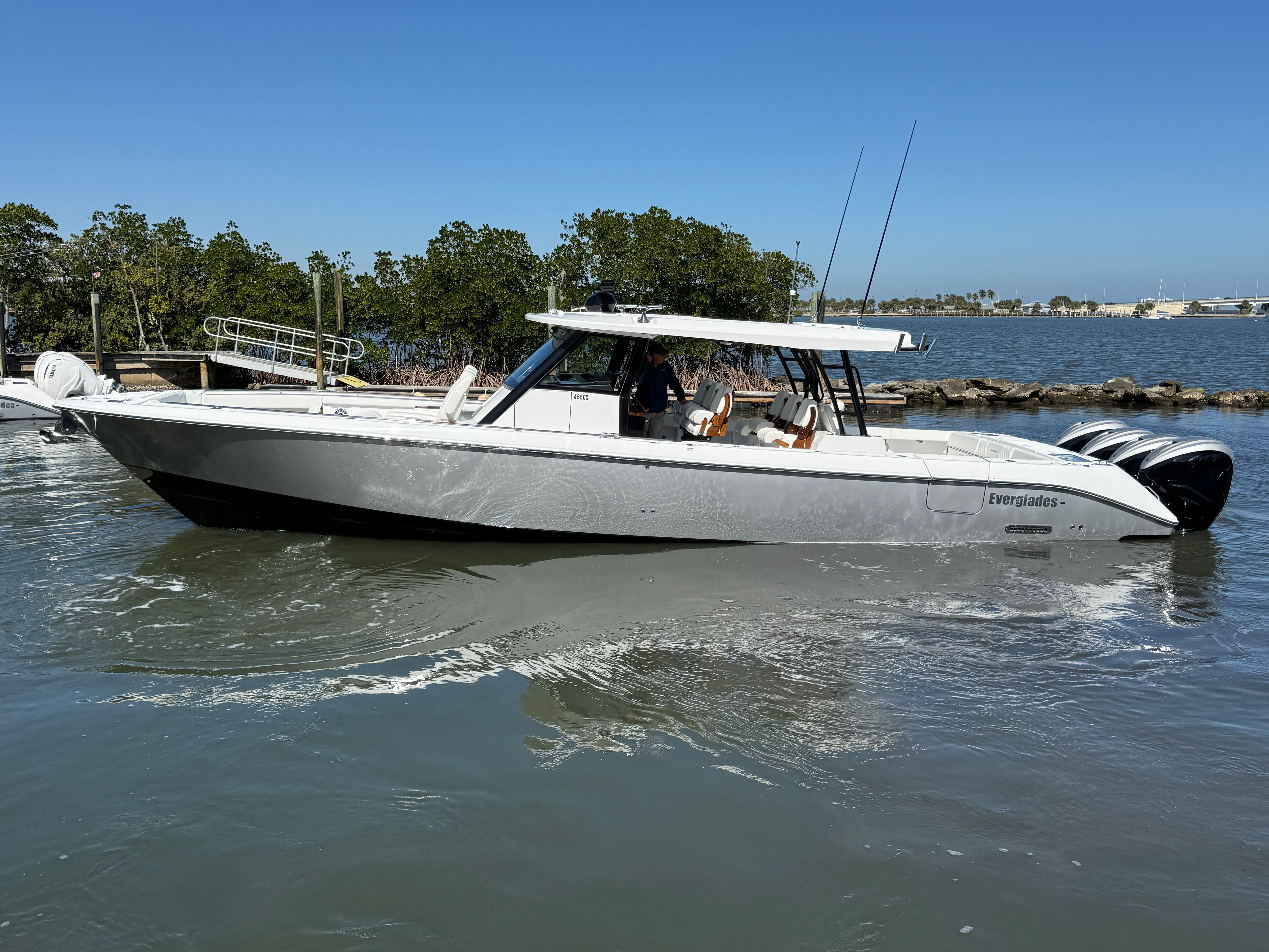 2026 Everglades 455 Center Console