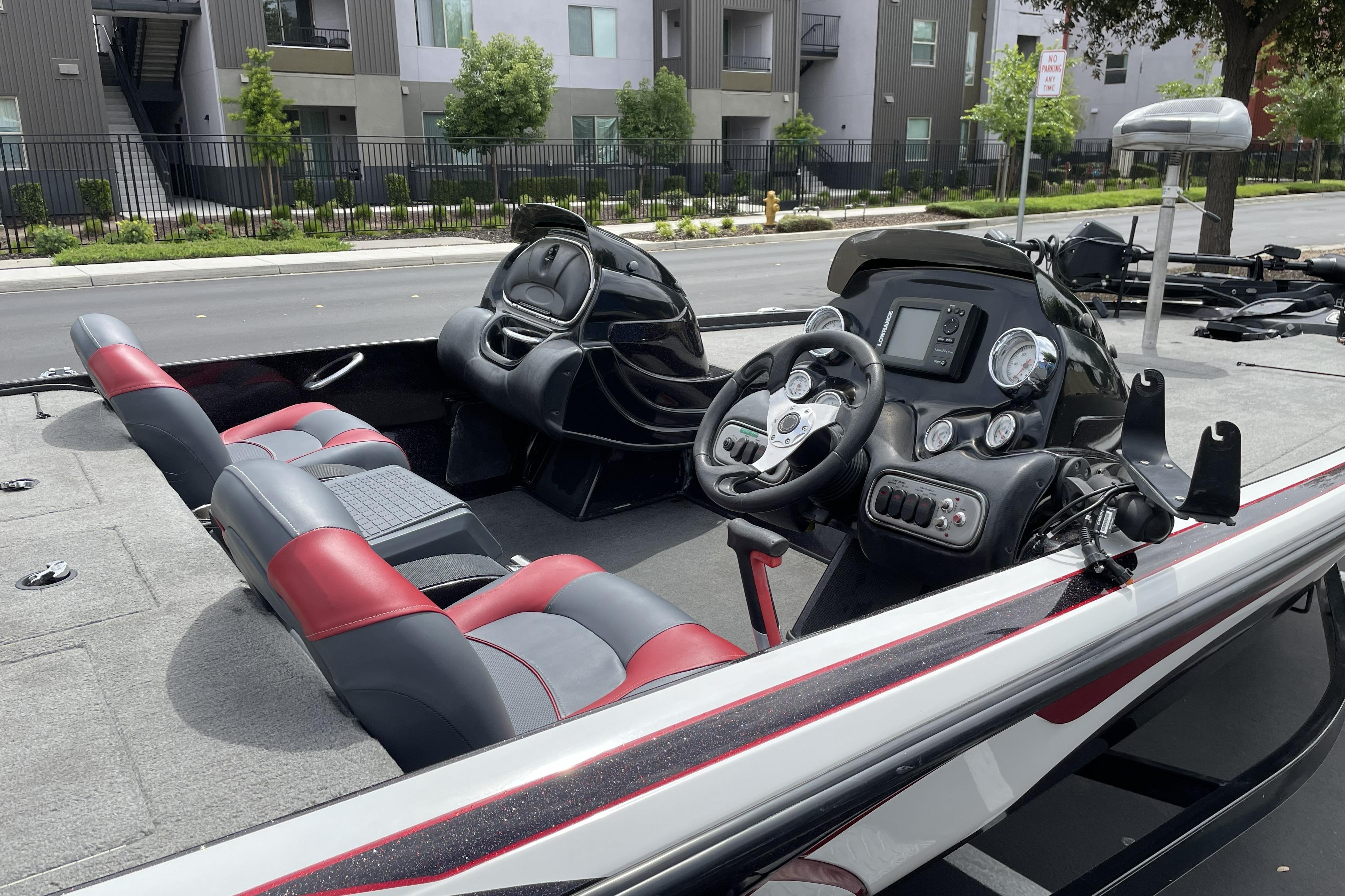 2013 Nitro Z-8 boat interior with modern dashboard and dual seating.