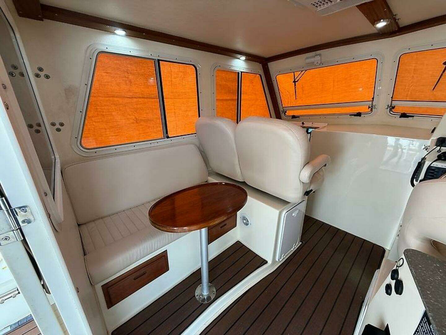 2018 Islander 27 Islander Hardback - Image 37