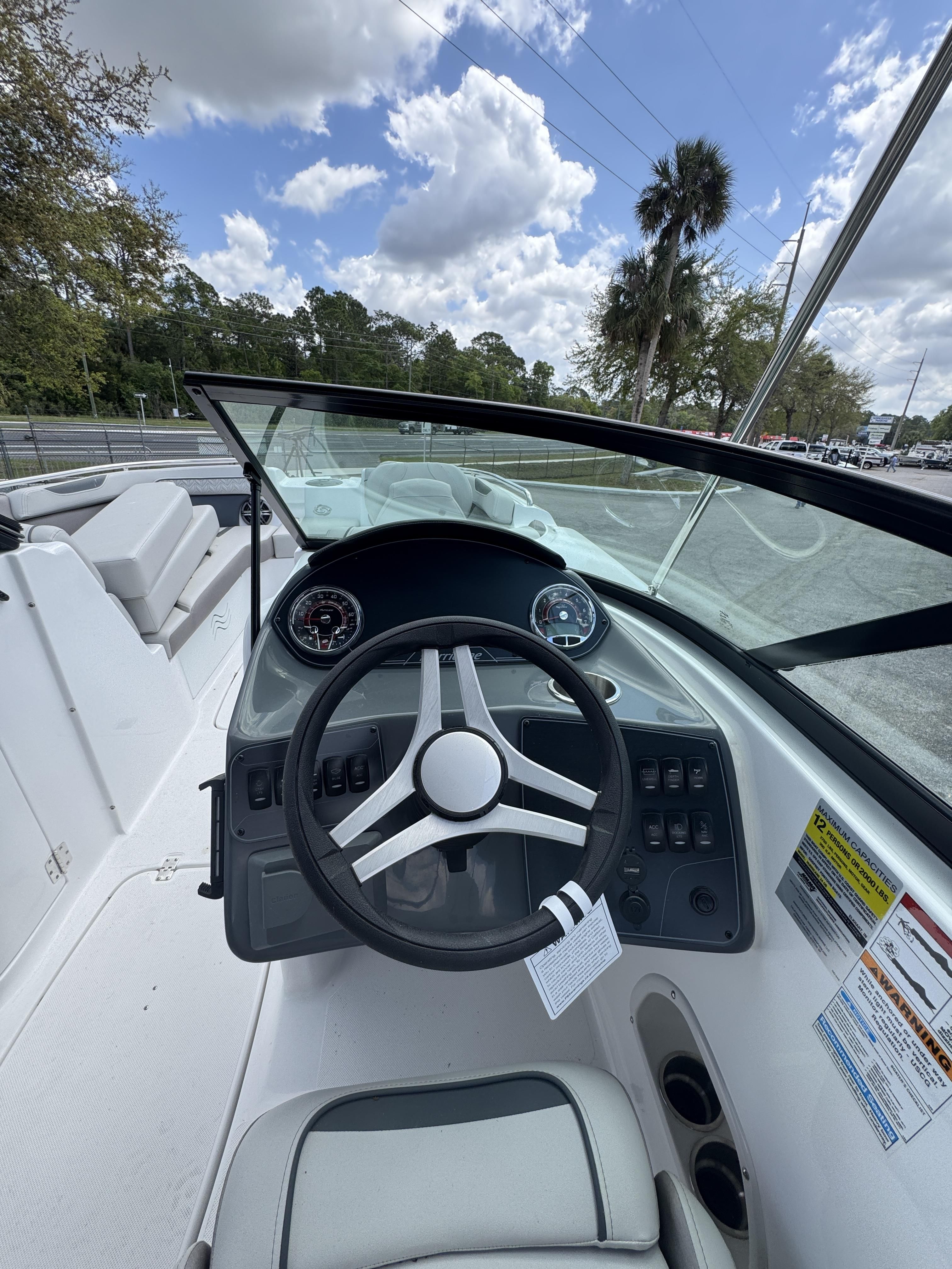2026 Hurricane SunDeck 2400 OB - 17