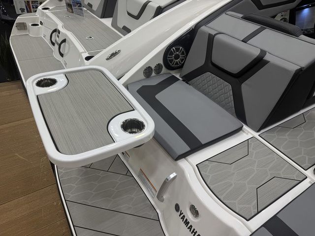 2026 Yamaha Boats 222XE - 4