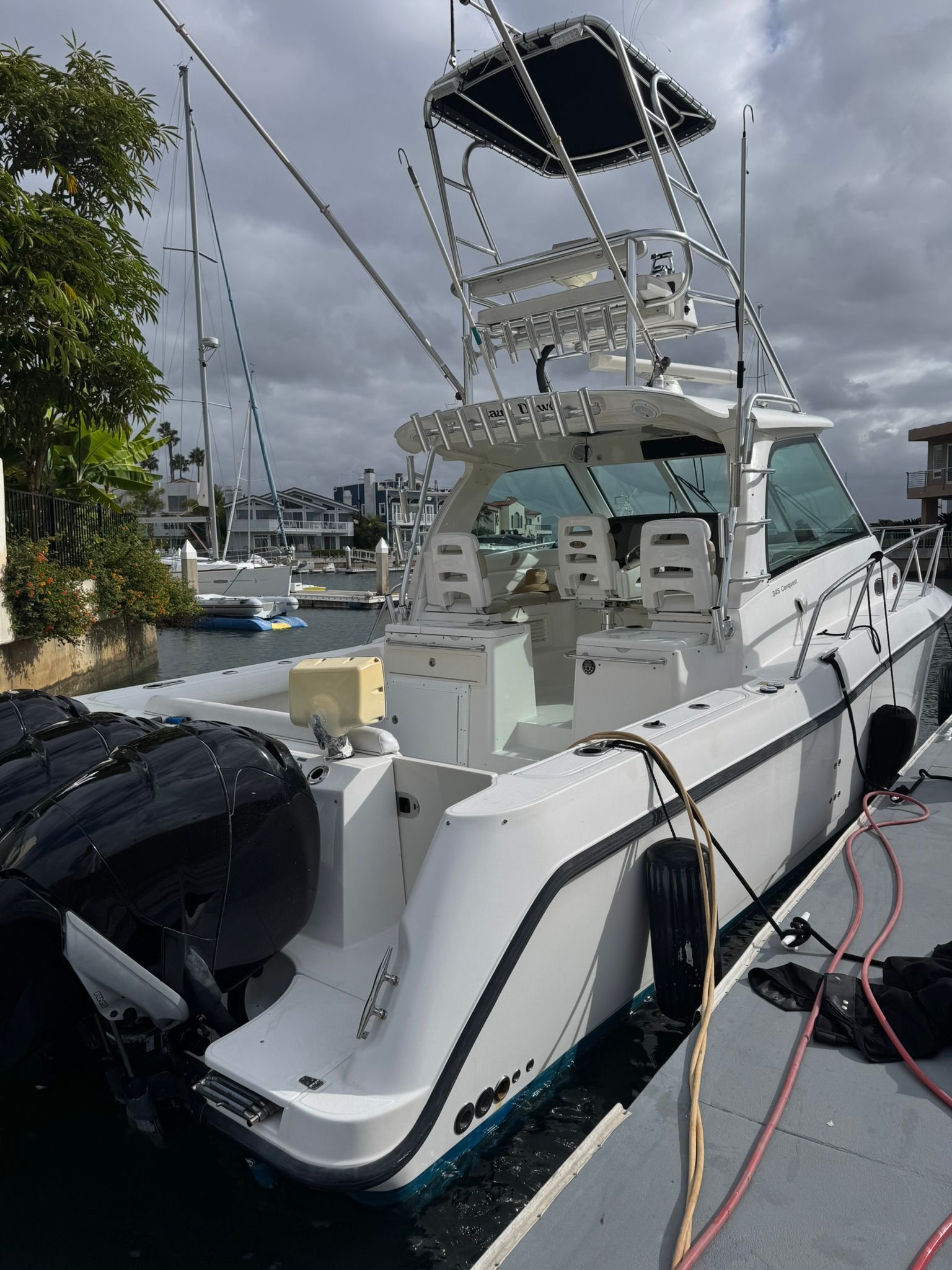 2008 Boston Whaler 345 Conquest