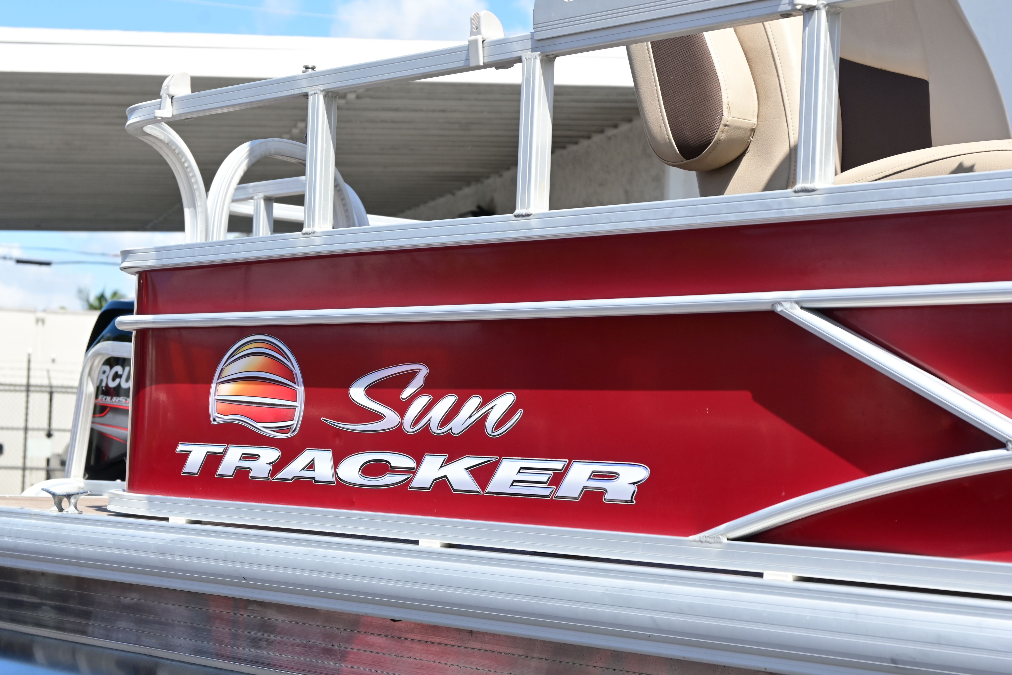 Red Sun Tracker boat, model FISHI, year 2019.