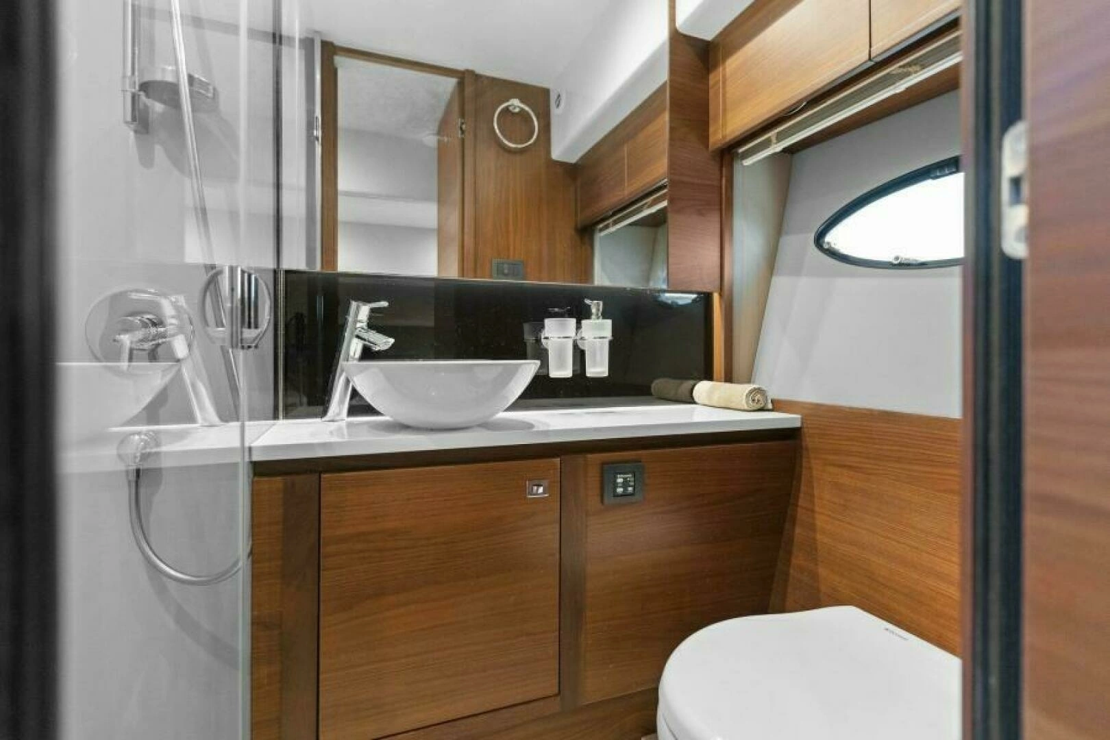 2016 Princess 60 Flybridge - Image 49