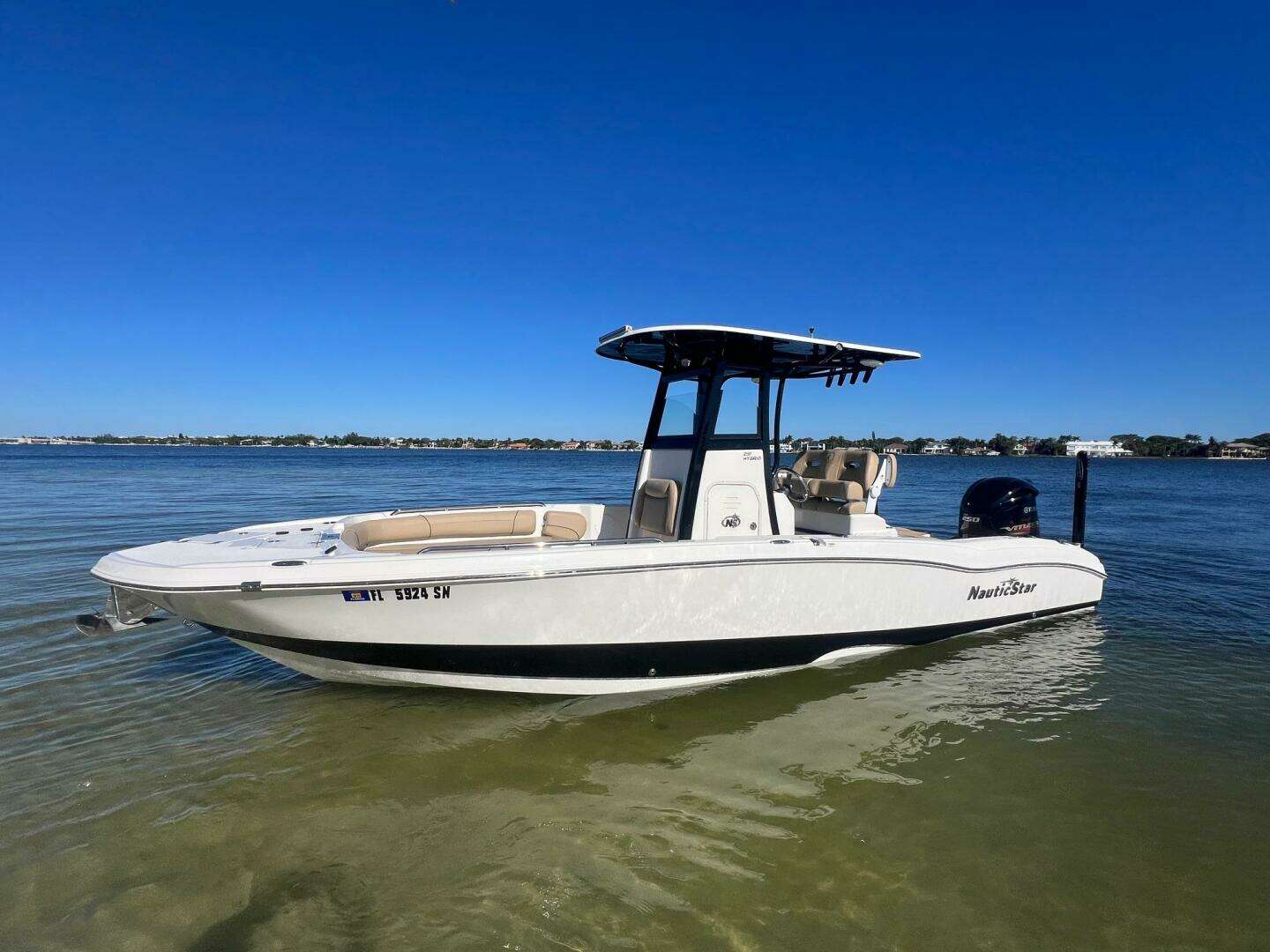 2020 NauticStar 251 Hybrid - Image 5