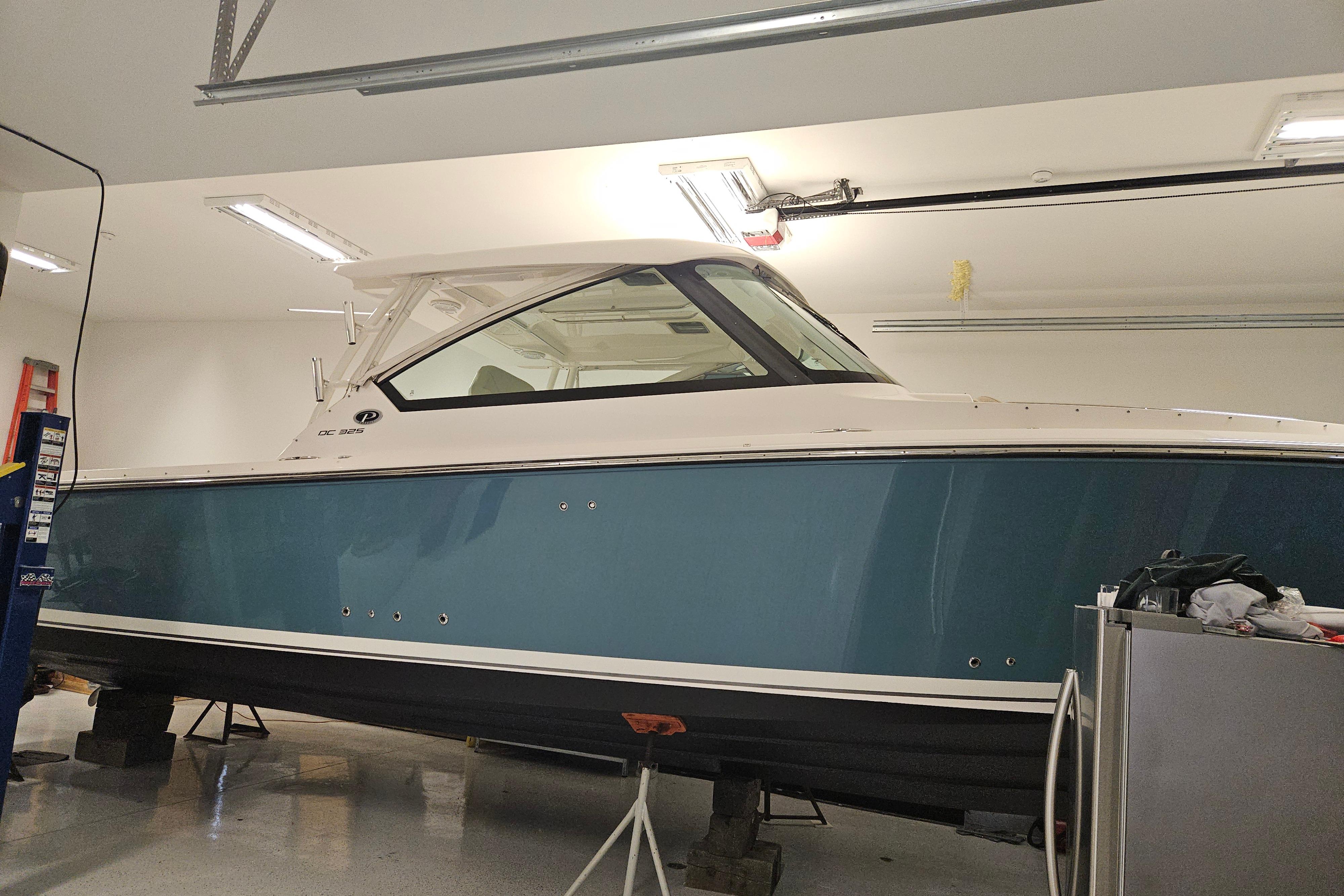 2017 Pursuit DC 325 Dual Console