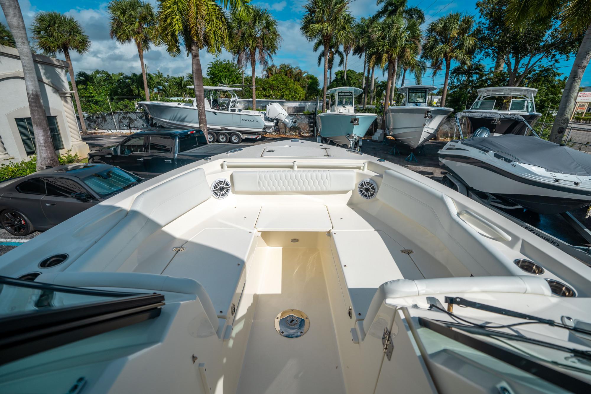 2025 Cobia 240 Dual Console - 35