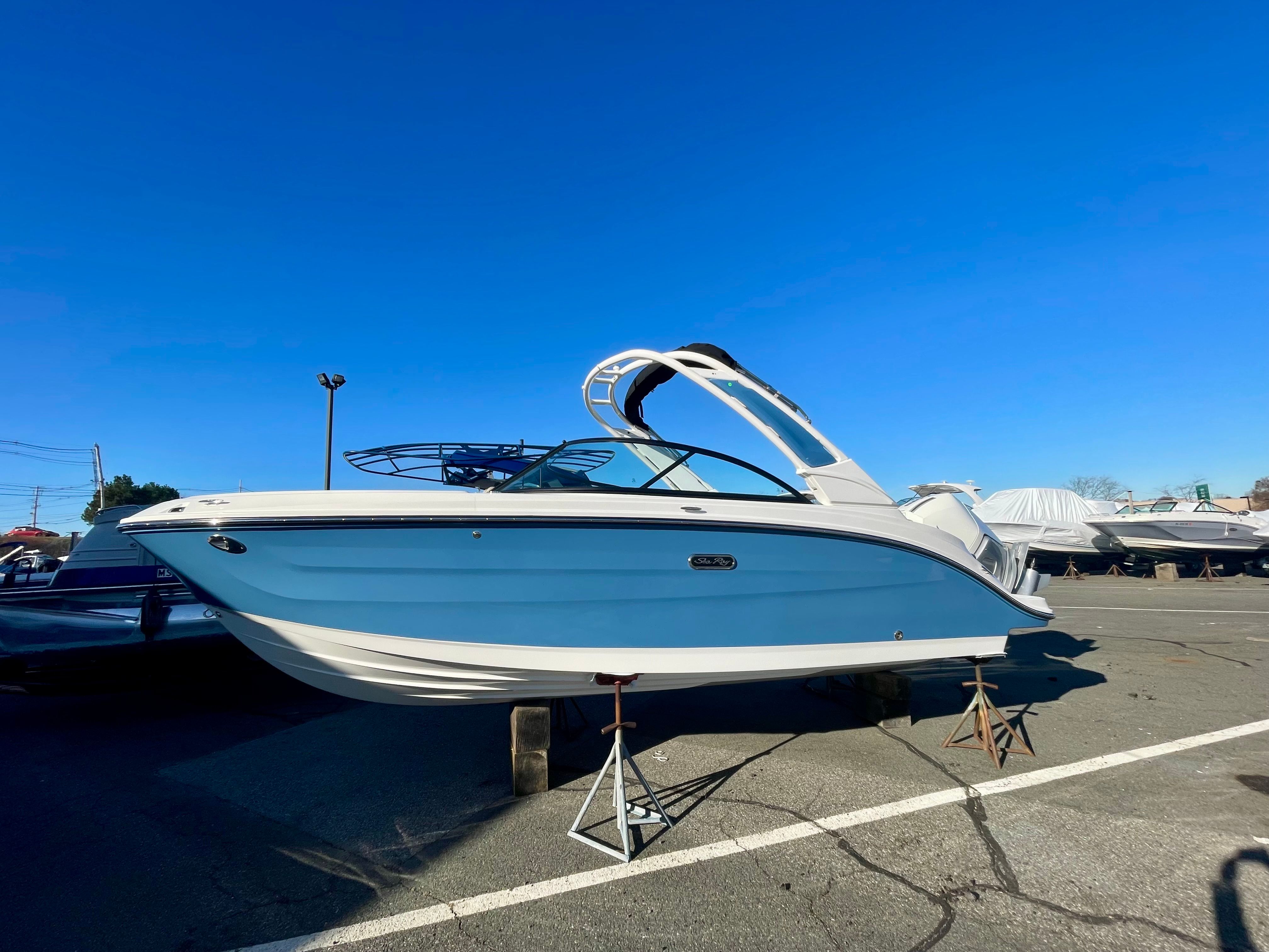 2026 Sea Ray SDX 230 Outboard