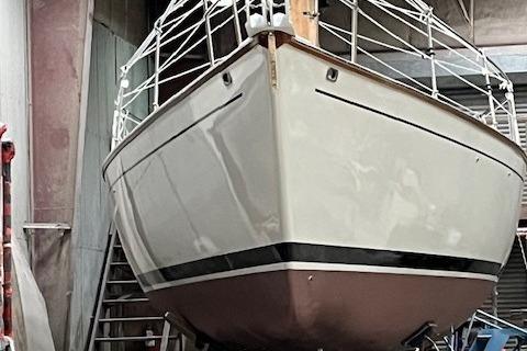 1983 Endeavour 35