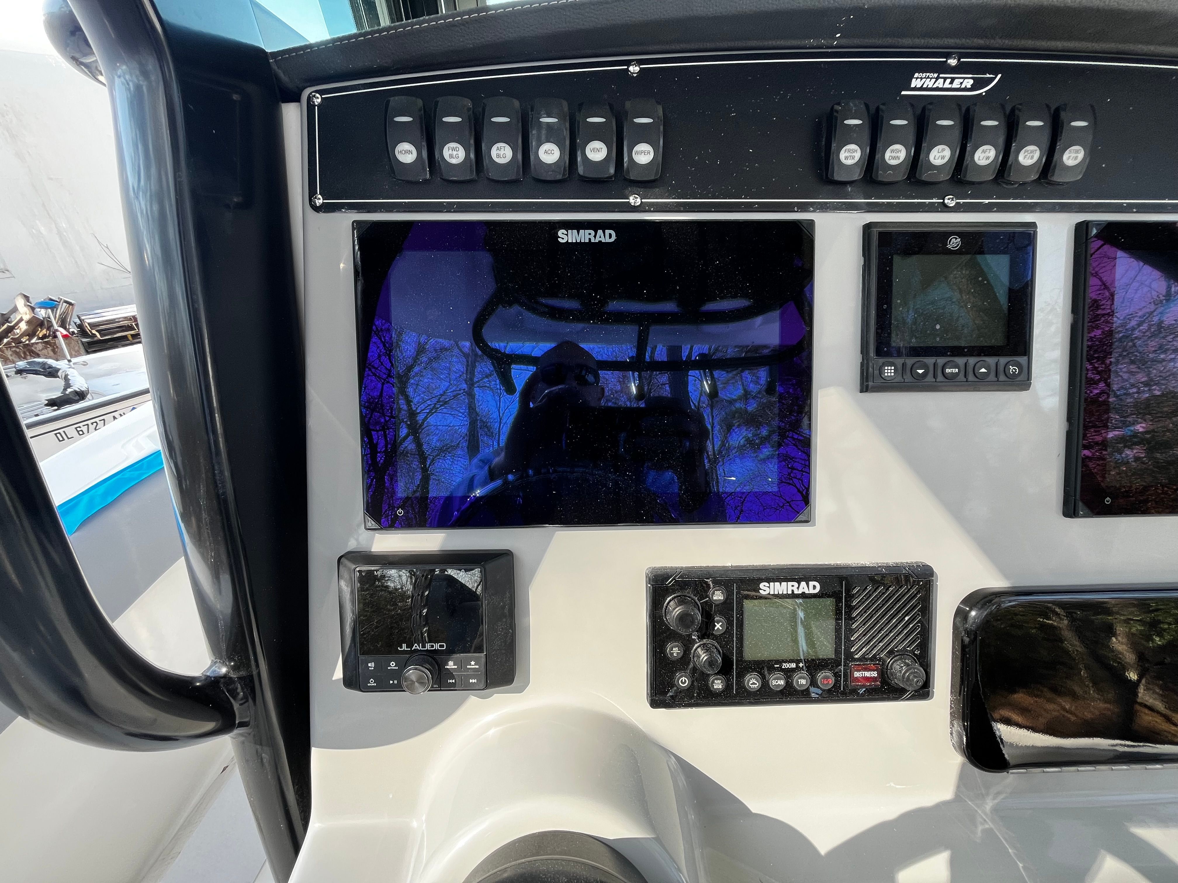 2026 BOSTON WHALER 250 OUTRAGE - Image 18
