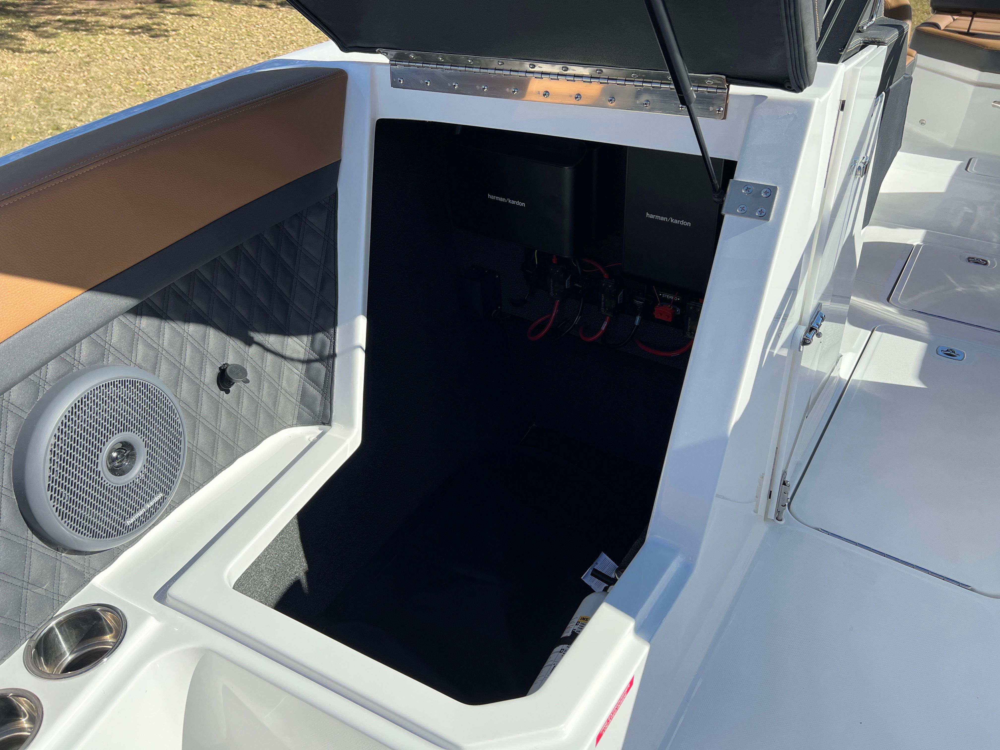 2026 COBALT R8 - Image 28