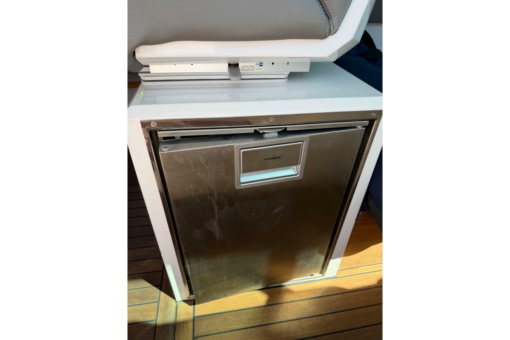 2018 Axopar 37 Cabin - Image 21