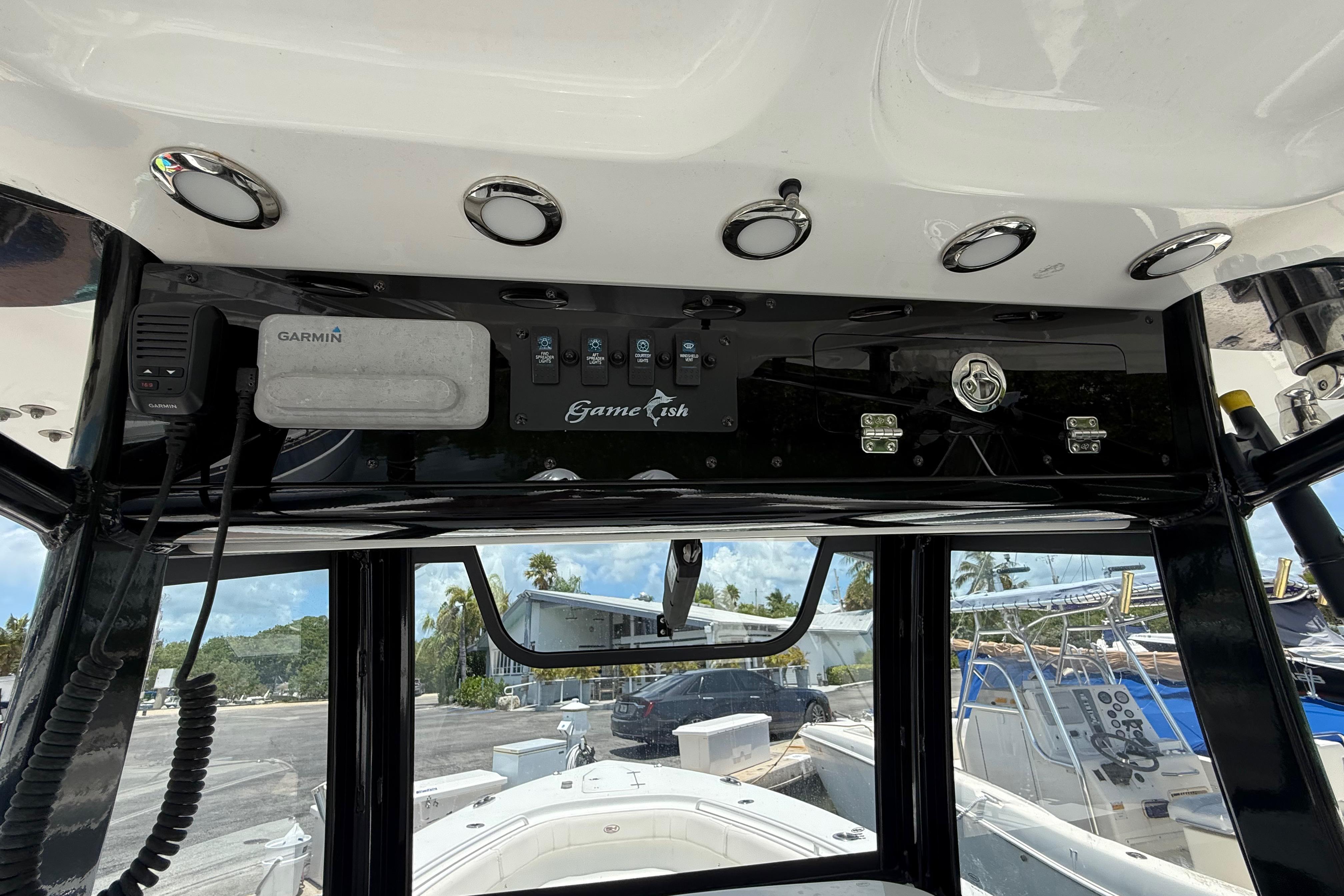 2022 Sea Hunt Gamefish 30 Coffin Box boat console with Garmin electronics and control panel.