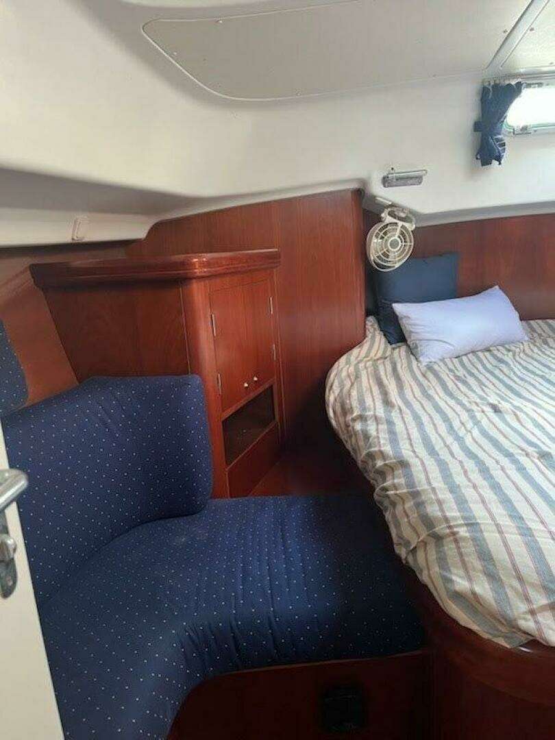 2003 Beneteau 42cc - Image 24