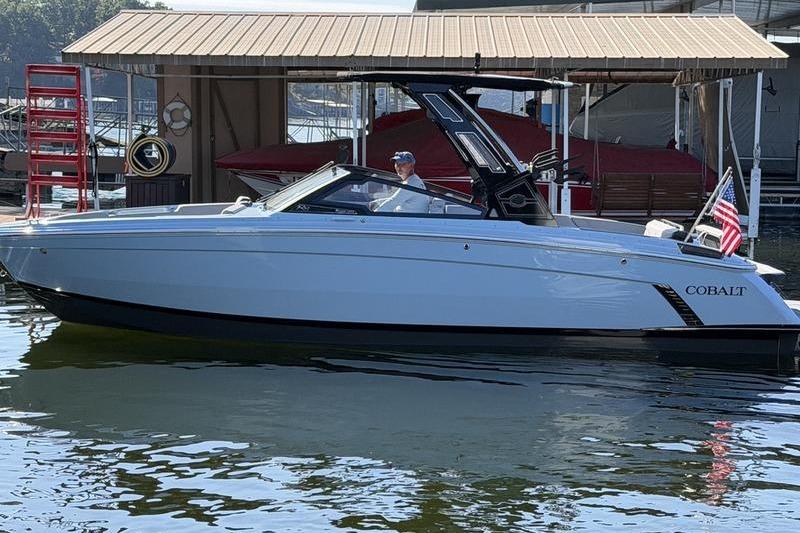 2026 Cobalt R8 Surf