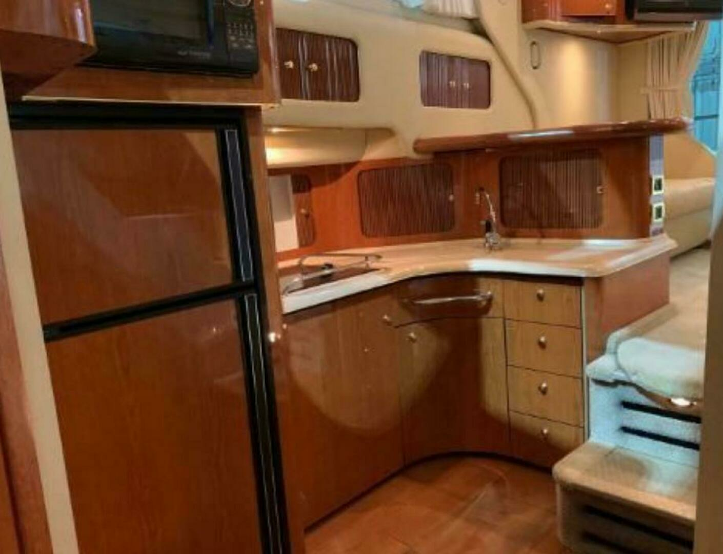2001 Sea Ray 400 Sedan Bridge - Image 9