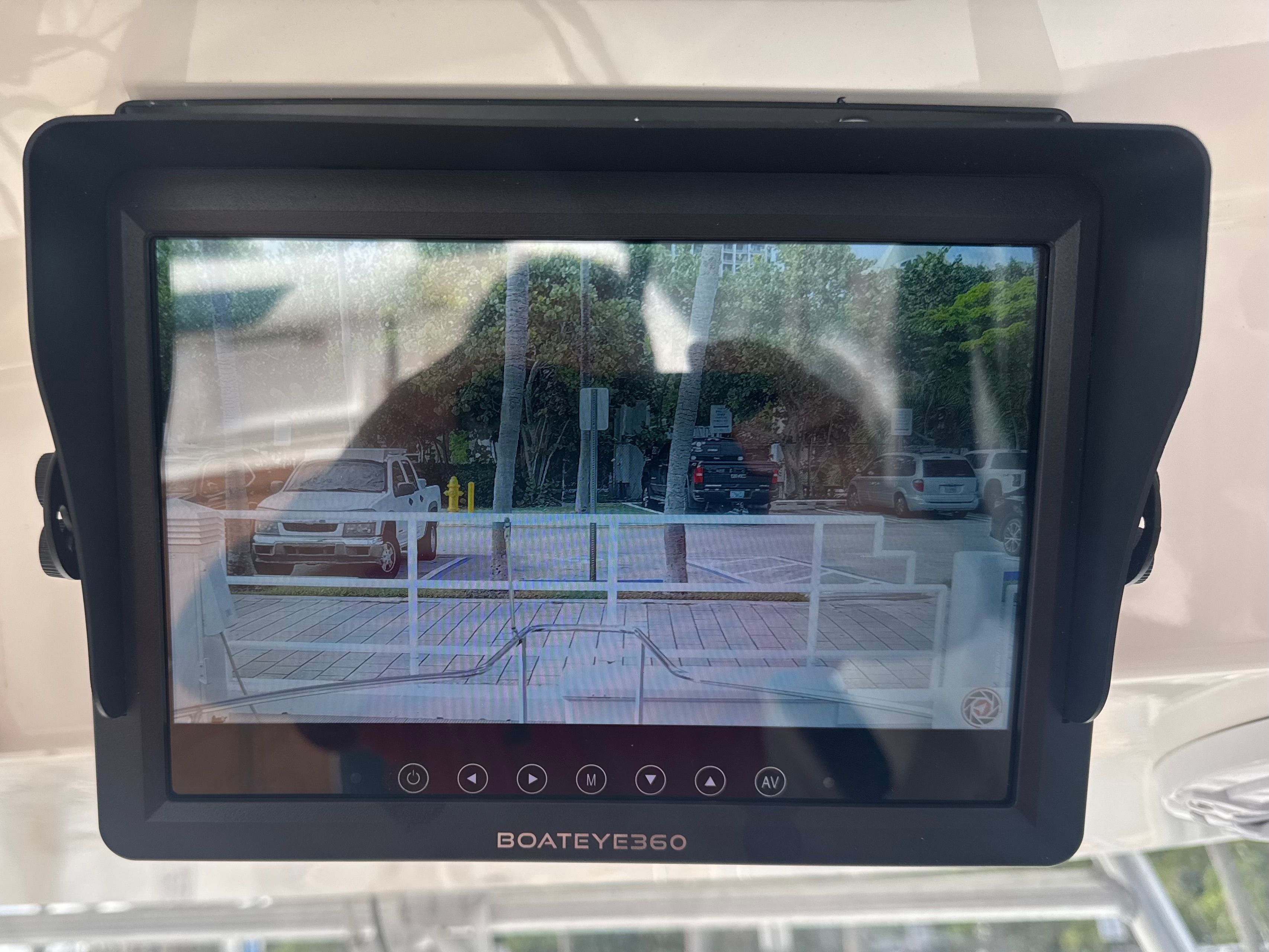 BoatEye360 display on 2005 Boston Whaler 305 Conquest.