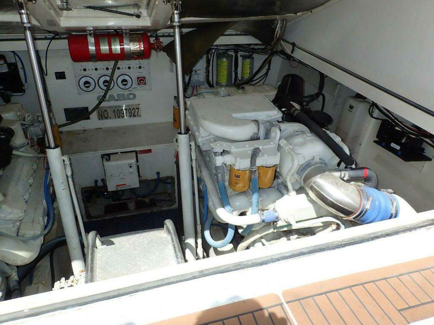 2000 Cabo 35 Express - Image 30