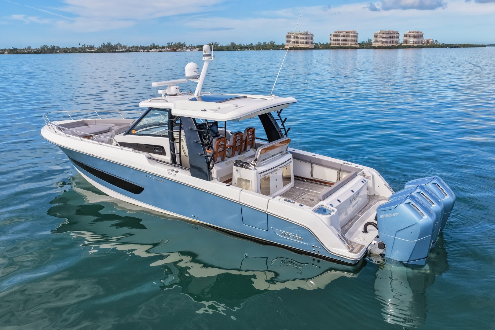 2023 Boston Whaler — - Image 11