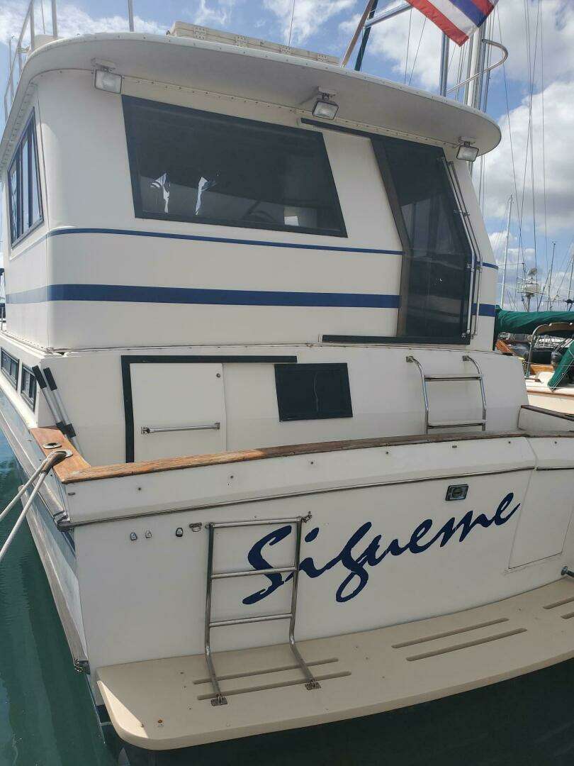 1985 Californian 5239 Cockpit Motor Yacht - Image 6