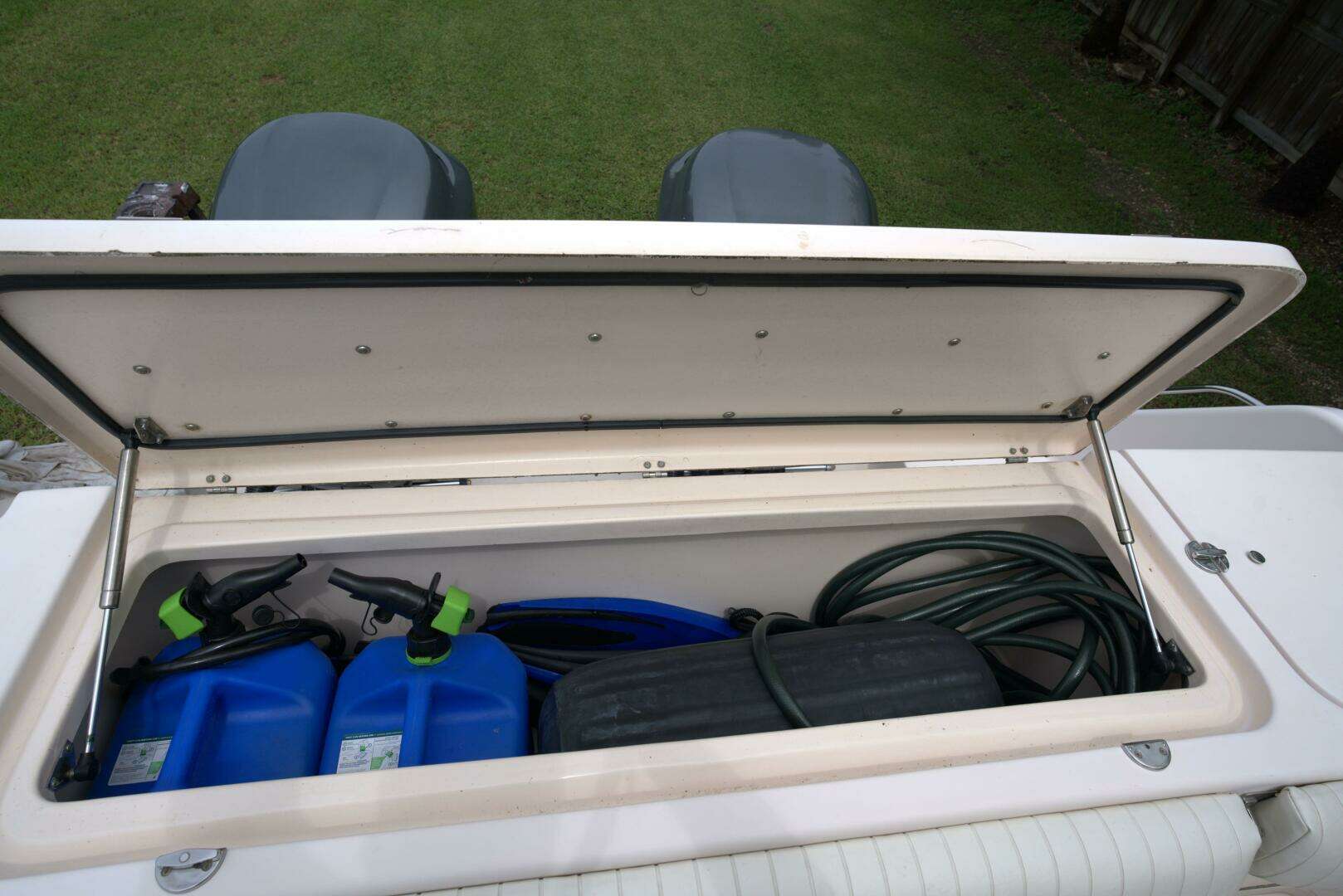 2007 Grady-White Express 330 - Image 7