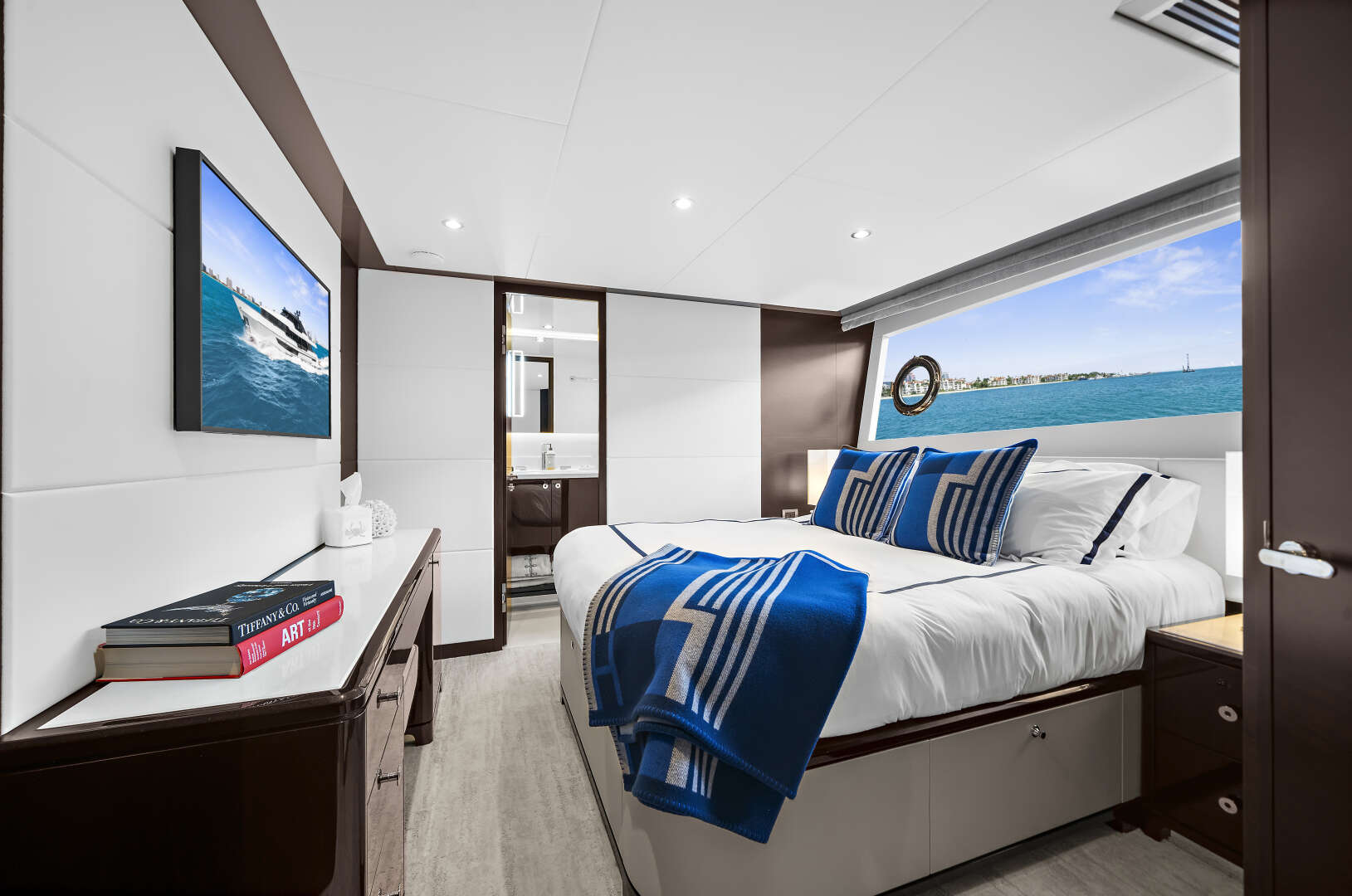 2024 Ocean Alexander 32L - Image 66