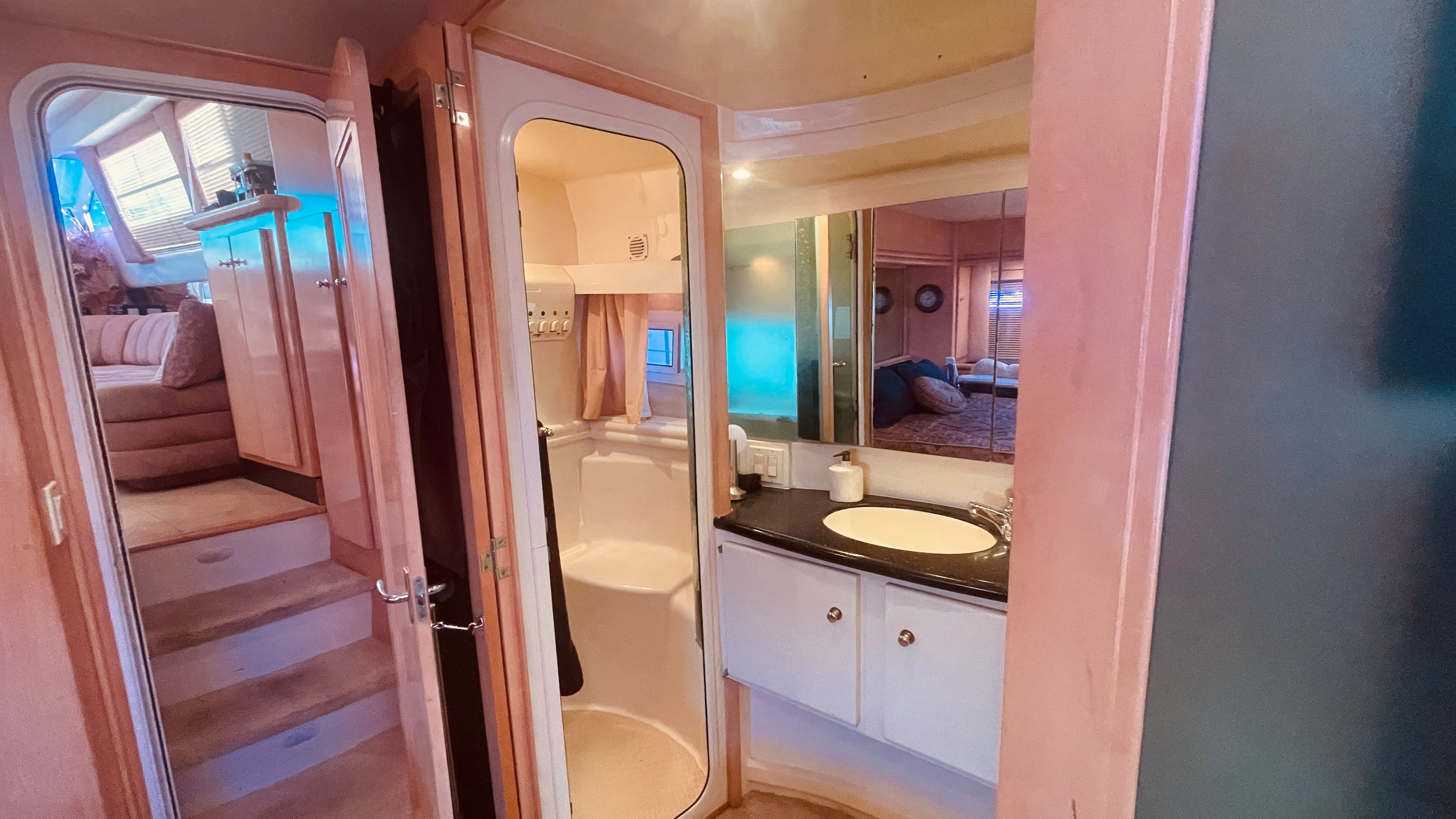 1997 Carver 500 Cockpit Motor Yacht - 37