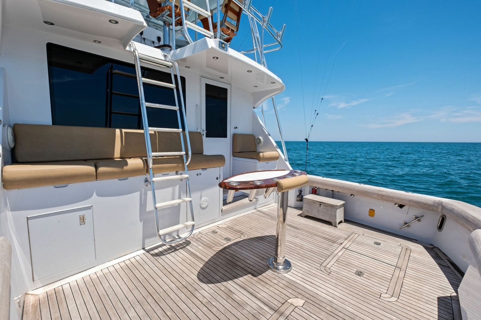 1998 Hatteras Sport Fisherman - Image 6