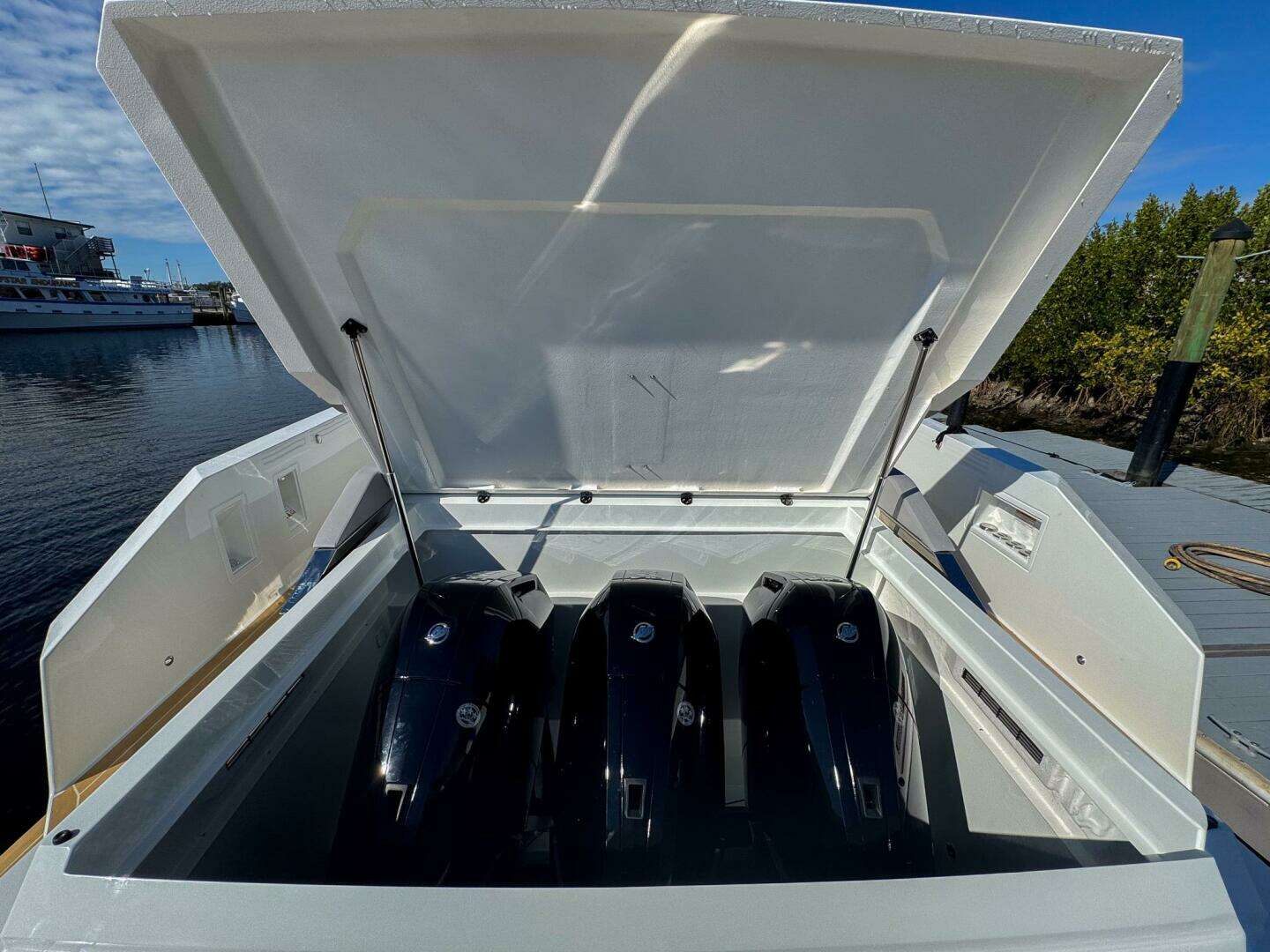 2026 De Antonio Yachts D42 - Image 6
