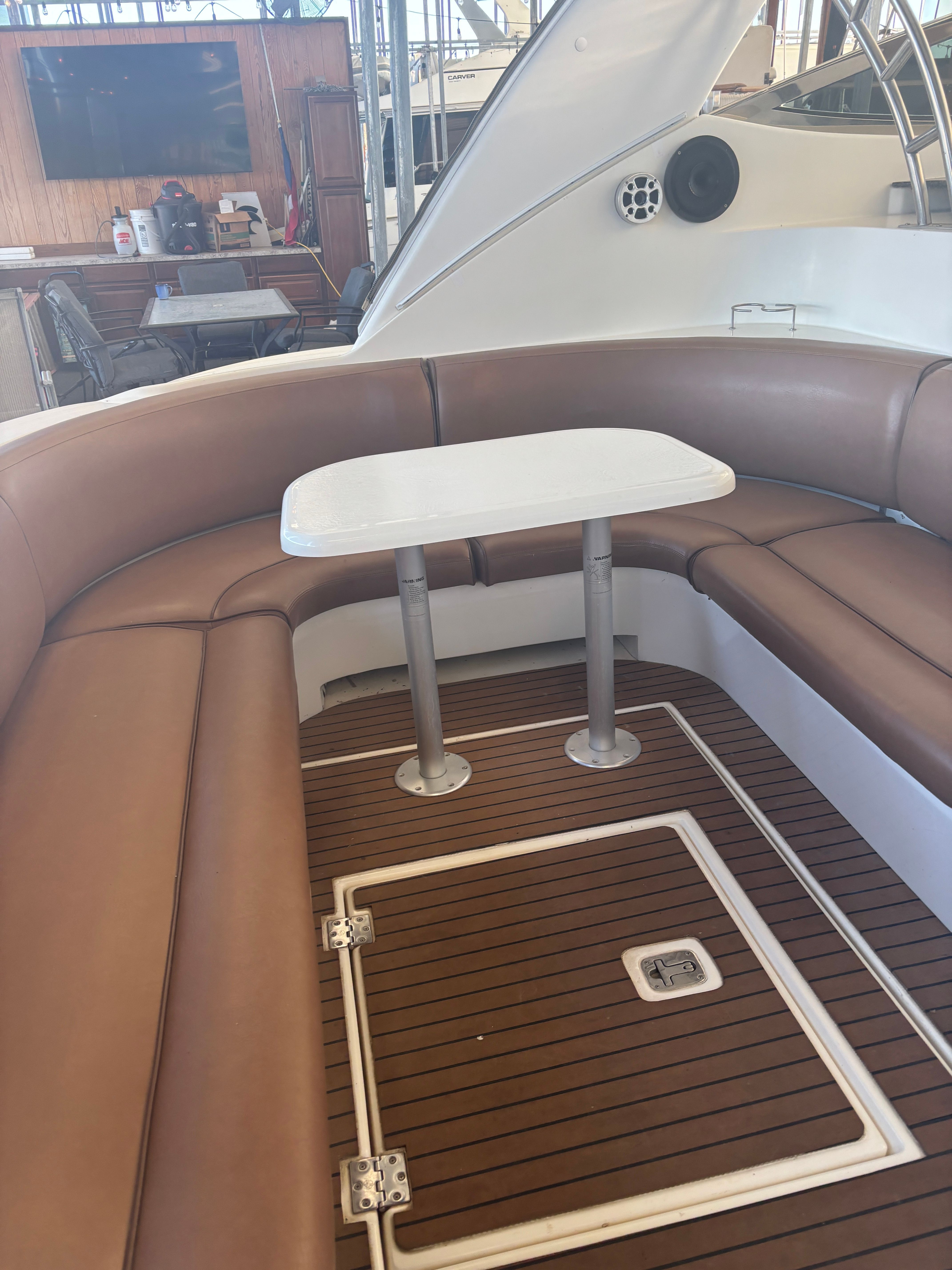 2006 Cruisers Yachts 460 Express - 2