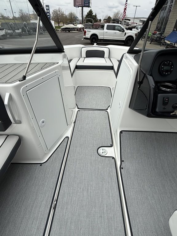 2025 Yamaha Boats AR195 - 27