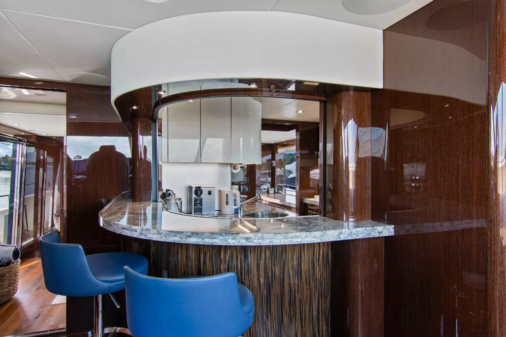 2019 Sunseeker 86 Yacht - Image 31