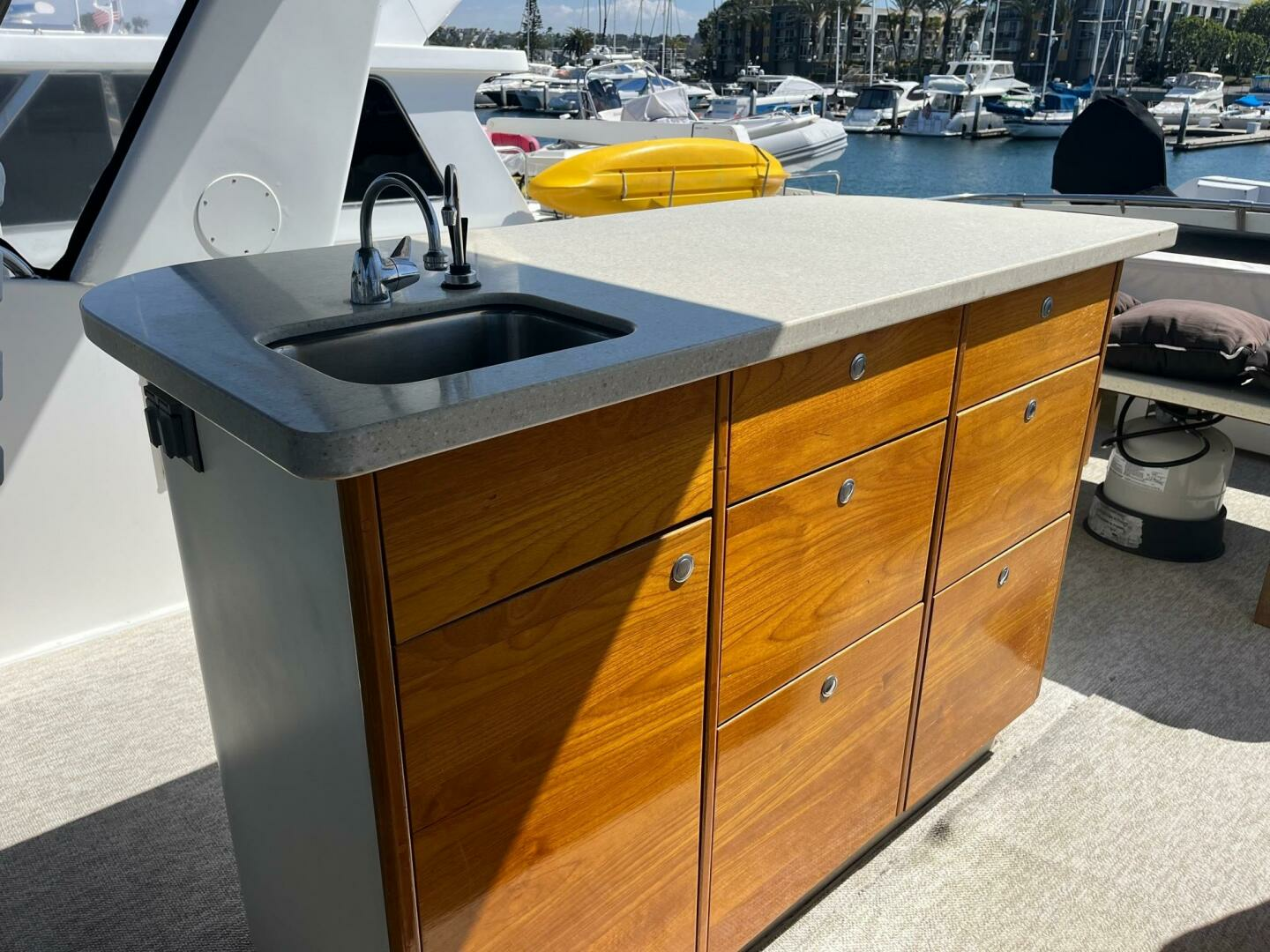 1986 Hatteras 70' Cockpit Motor Yacht - Image 18