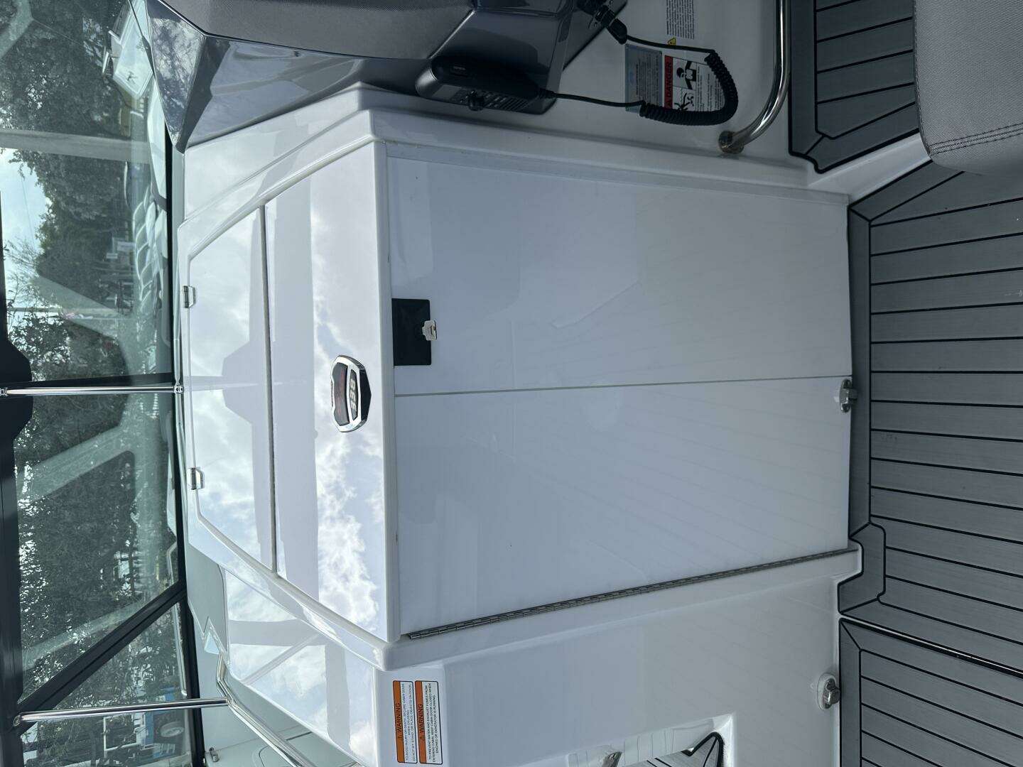 2019 Cruisers Yachts 338 Outboard - Image 18