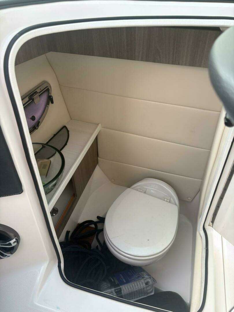 2022 Regal 29 OBX - Image 14