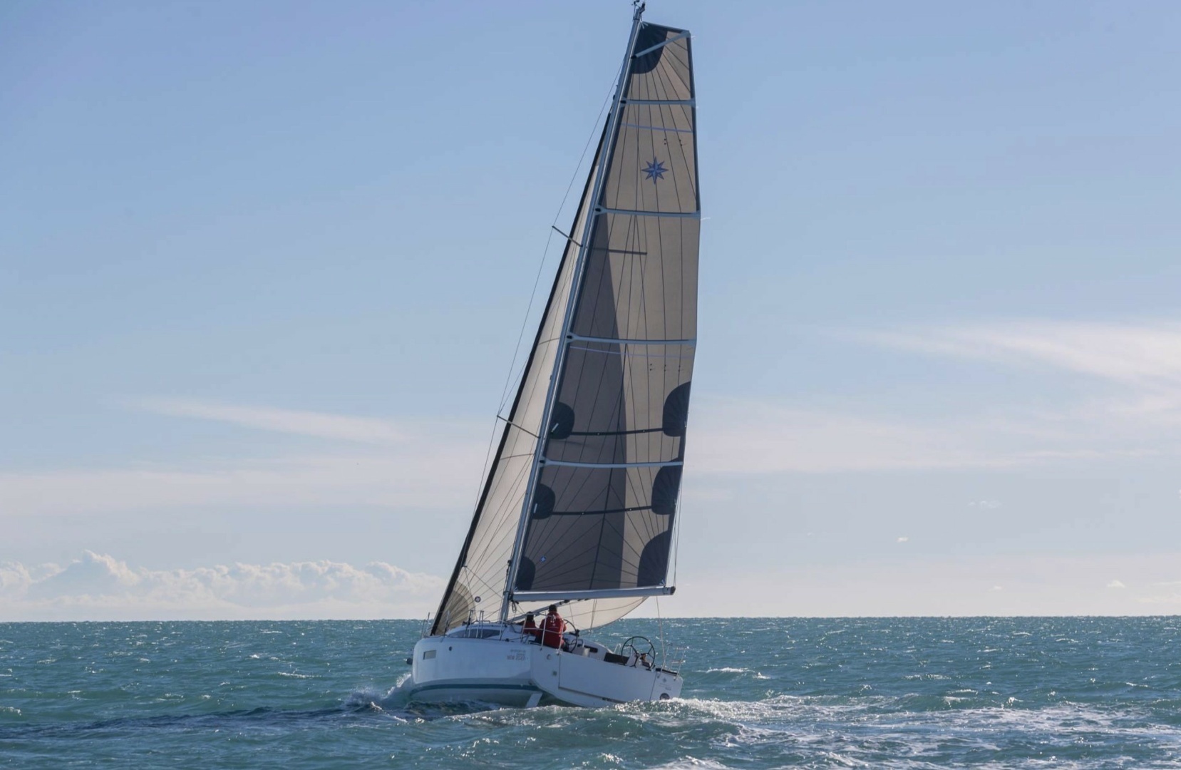 2023 Jeanneau 380 PERFORMANCE - Image 2