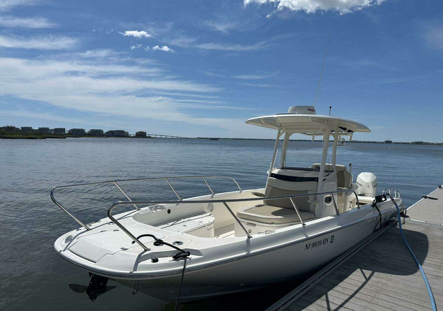 2022 Boston Whaler 270 Dauntless - Image 3