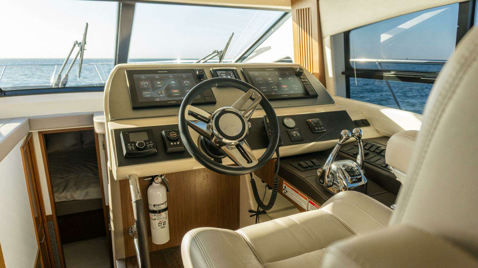2017 Sea Ray 51 Flybridge - Image 10