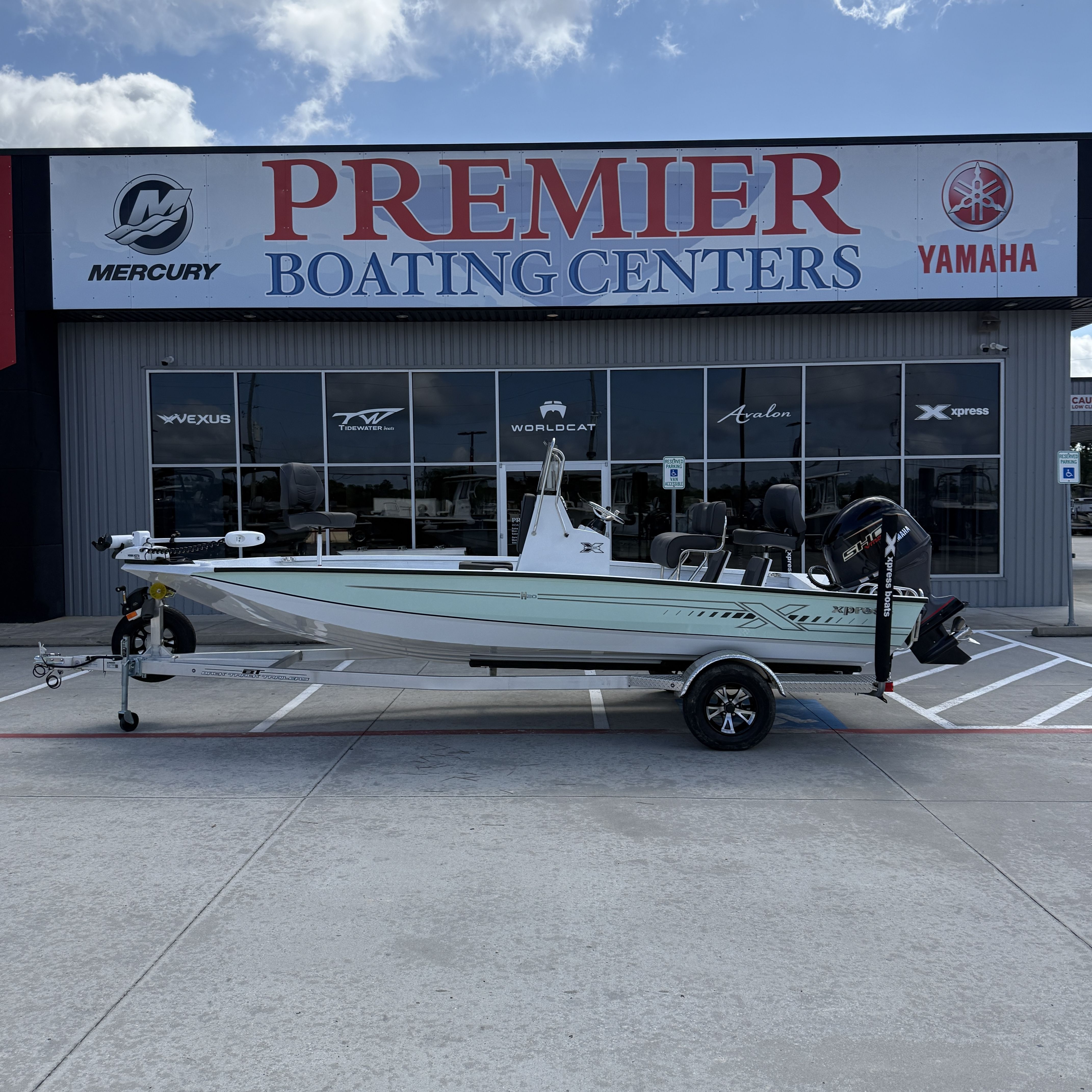 2026 Xpress H20B Bay
