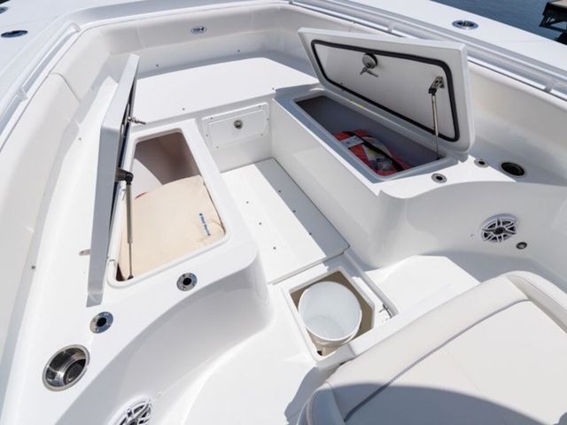 2026 Sea Hunt Gamefish 27 Forward Seating - 23
