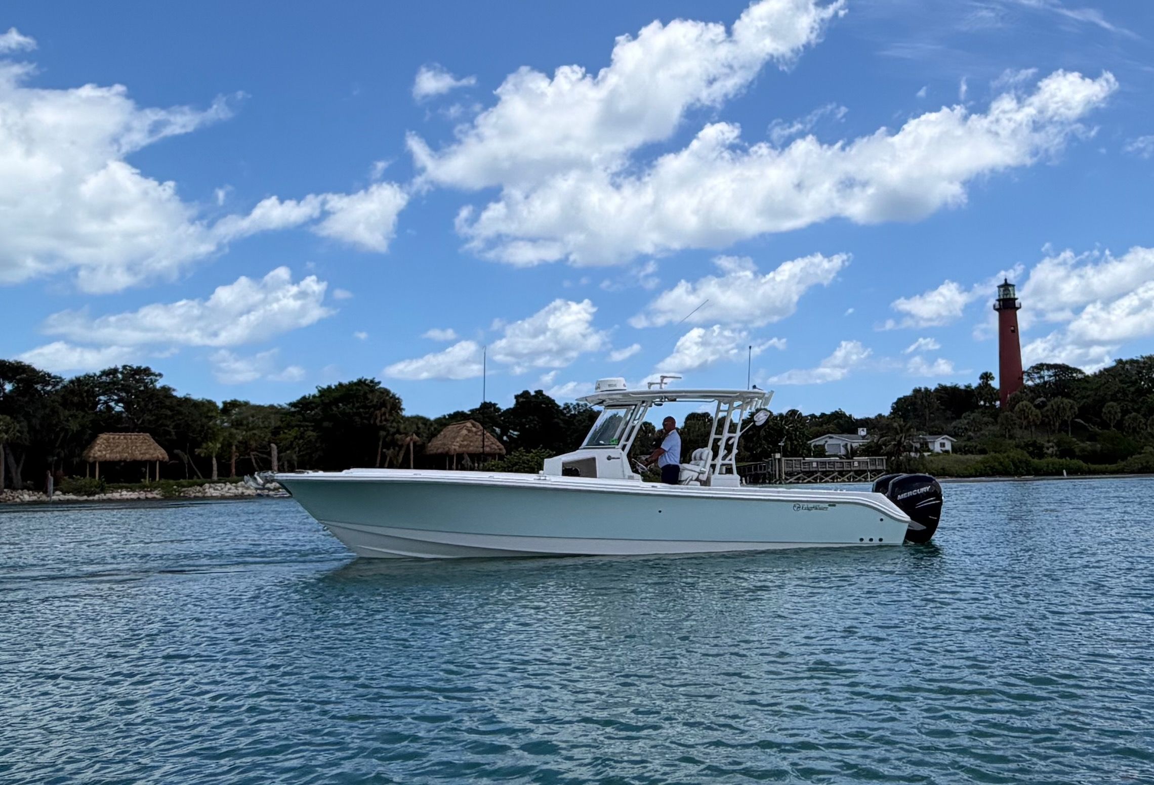 2017 Edgewater 320 CC - 8