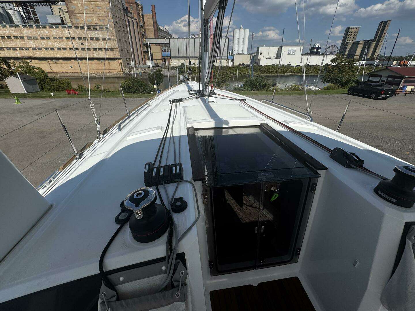 2023 Beneteau Oceanis 38.1 - Image 25