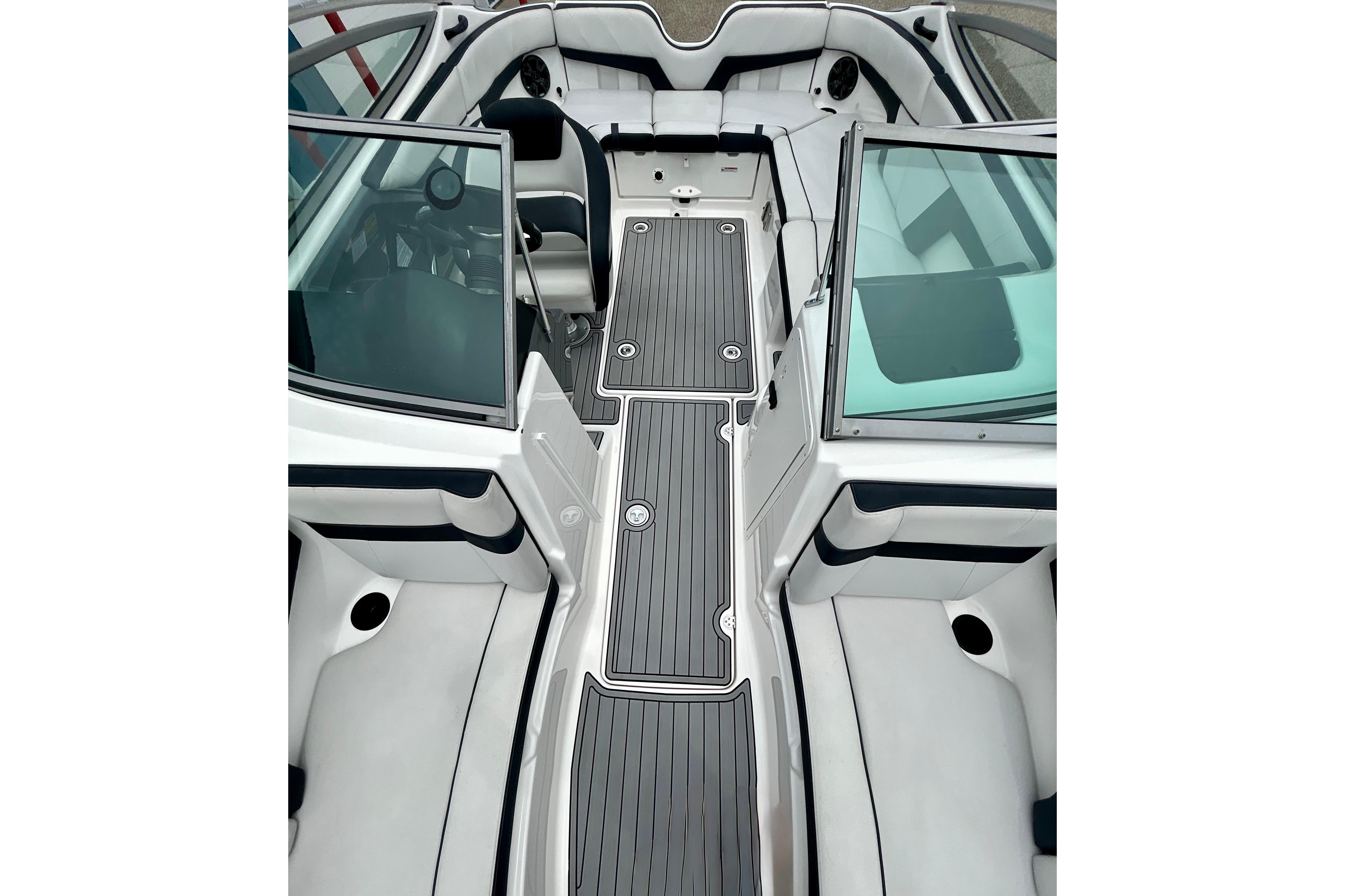 2015 Yamaha AR210 boat interior with sleek seating and modern design.