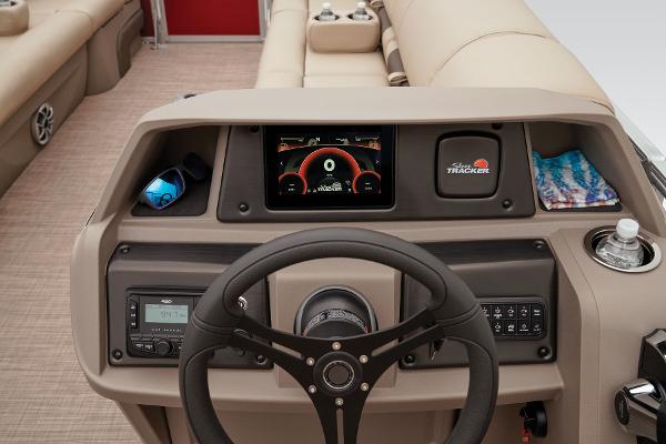 2024 Sun Tracker Party Barge 24 DLX - 39