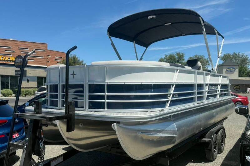 2026 Berkshire LE 24' Ultra Lounger 2.75 Performance Package